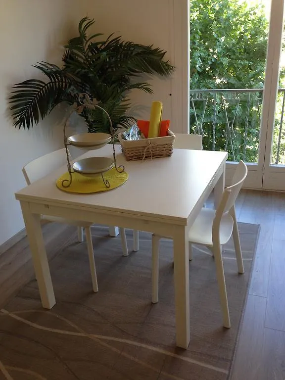 Bel Appartement De Gill Centre Ville Nizza Apartman